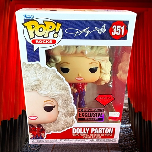 Dolly Parton entertainment earth exclusive # 351 (nib) - Picture 1 of 7